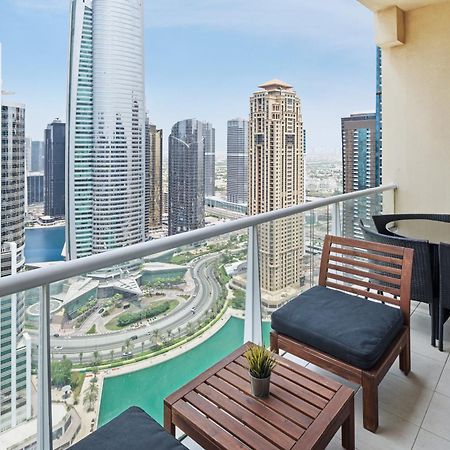 Modern & Spacious 2-Bed Condo With Panoramic Lake Views, Dual Balconies, Steps From Dubai Jlt Metro By "La Buena Vida Holiday Homes" Exteriör bild