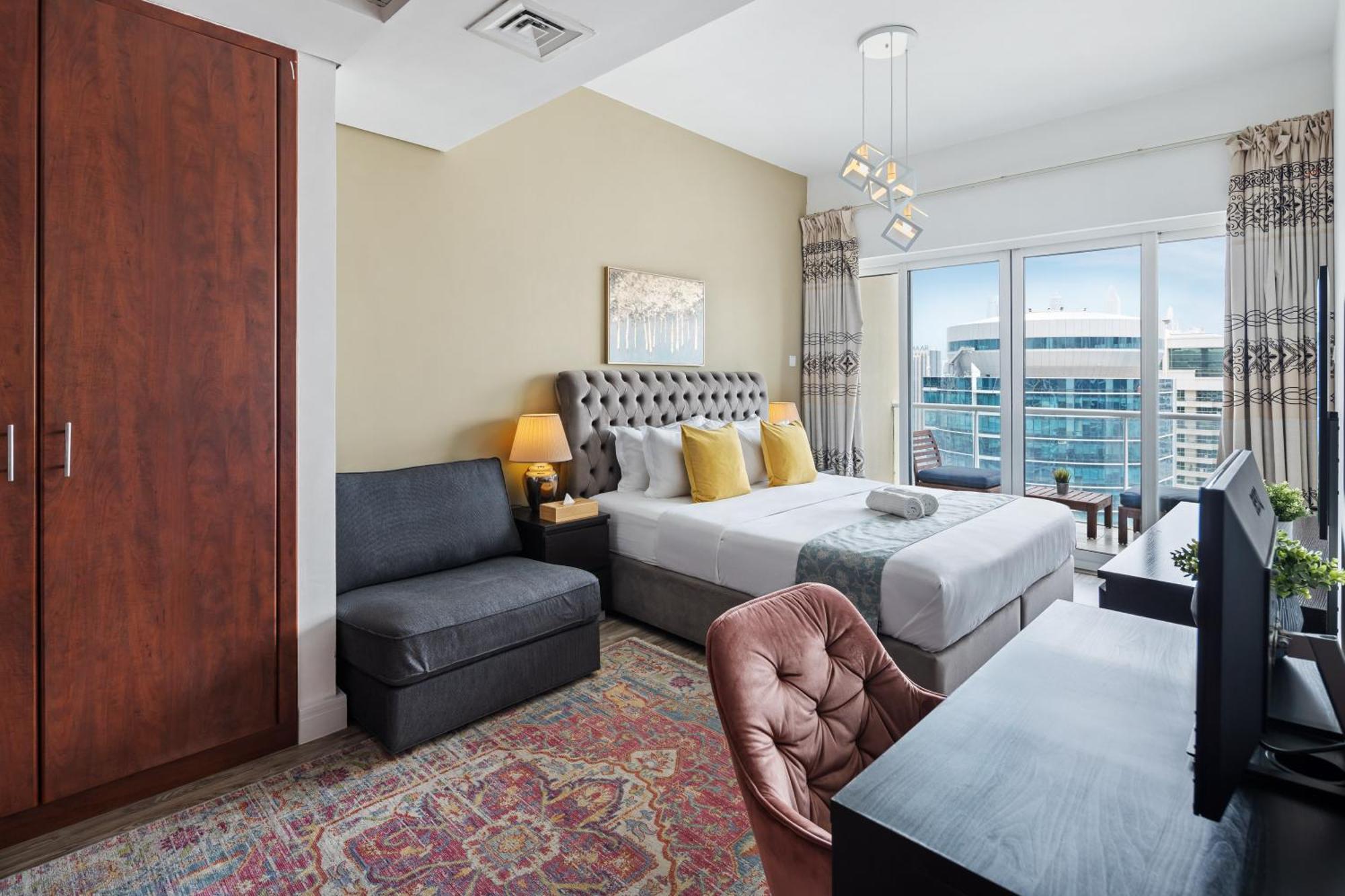 Modern & Spacious 2-Bed Condo With Panoramic Lake Views, Dual Balconies, Steps From Dubai Jlt Metro By "La Buena Vida Holiday Homes" Exteriör bild