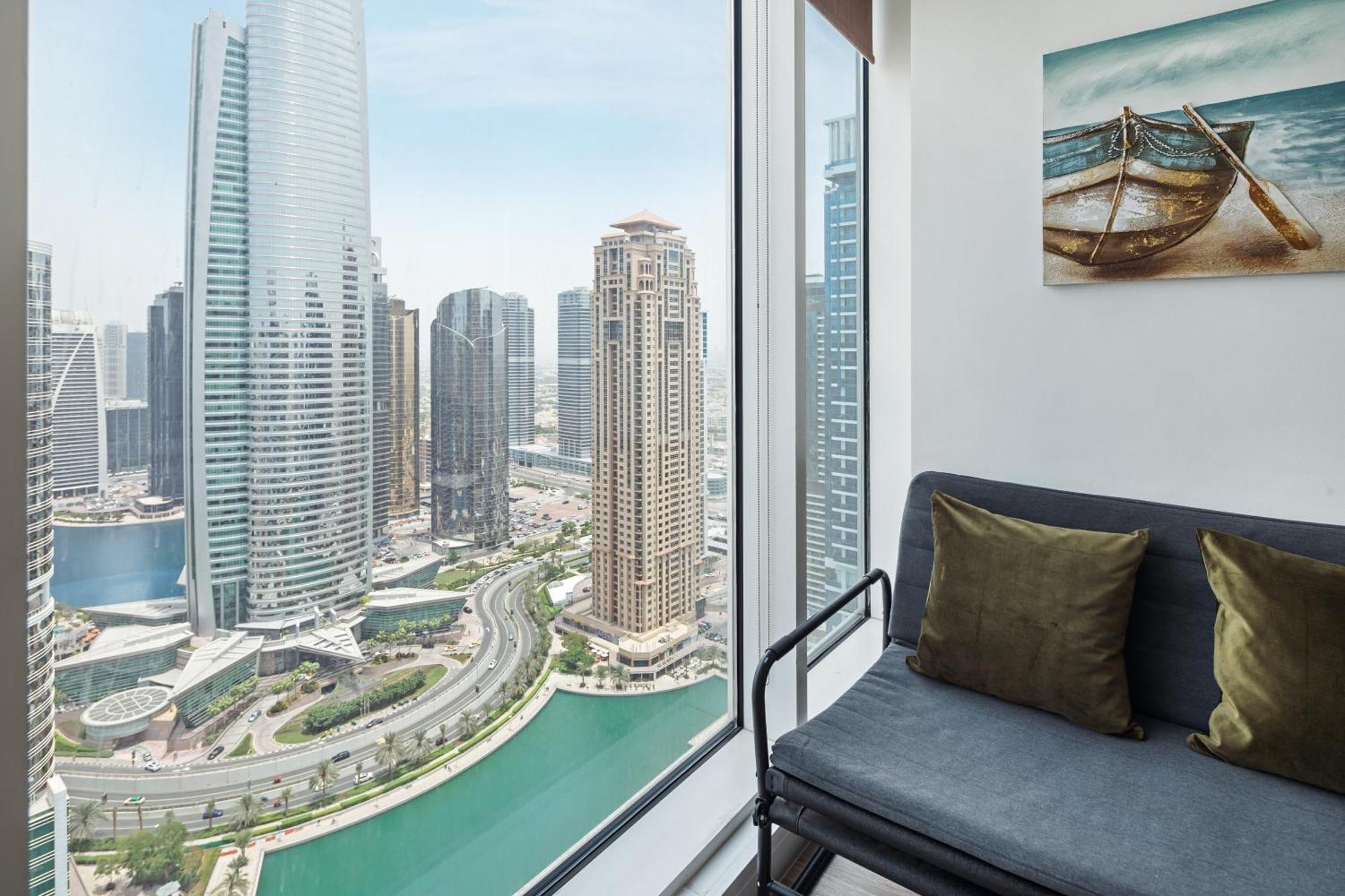 Modern & Spacious 2-Bed Condo With Panoramic Lake Views, Dual Balconies, Steps From Dubai Jlt Metro By "La Buena Vida Holiday Homes" Exteriör bild