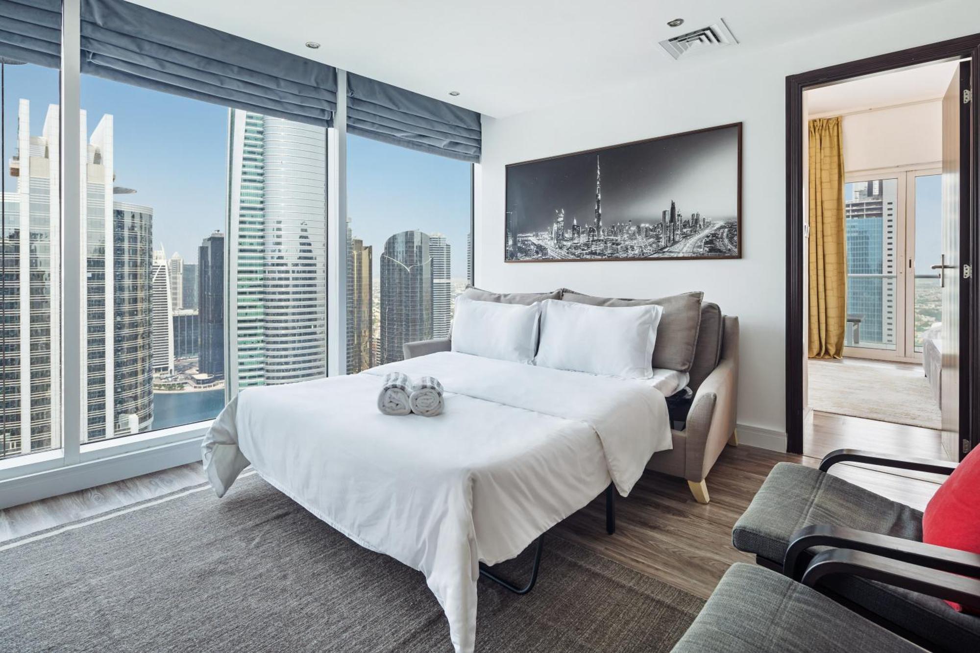 Modern & Spacious 2-Bed Condo With Panoramic Lake Views, Dual Balconies, Steps From Dubai Jlt Metro By "La Buena Vida Holiday Homes" Exteriör bild