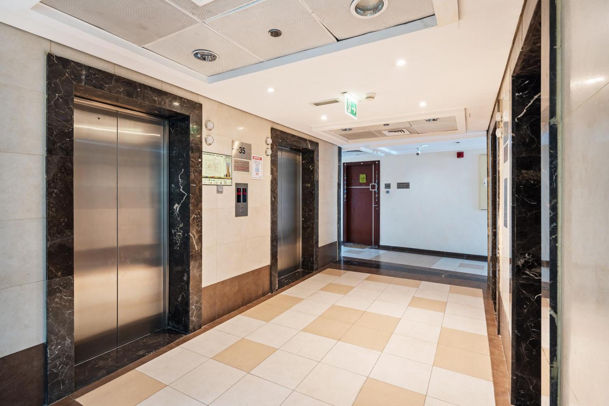 Modern & Spacious 2-Bed Condo With Panoramic Lake Views, Dual Balconies, Steps From Dubai Jlt Metro By "La Buena Vida Holiday Homes" Exteriör bild