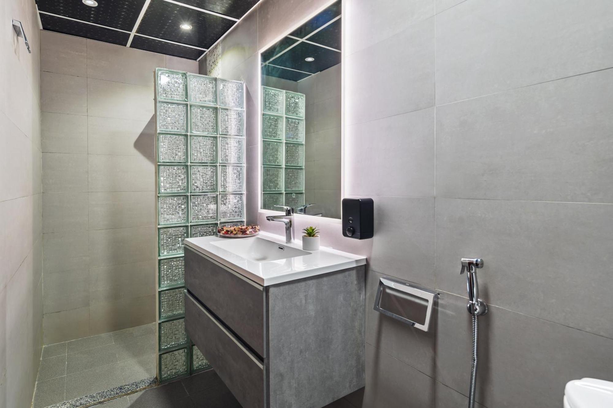 Modern & Spacious 2-Bed Condo With Panoramic Lake Views, Dual Balconies, Steps From Dubai Jlt Metro By "La Buena Vida Holiday Homes" Exteriör bild