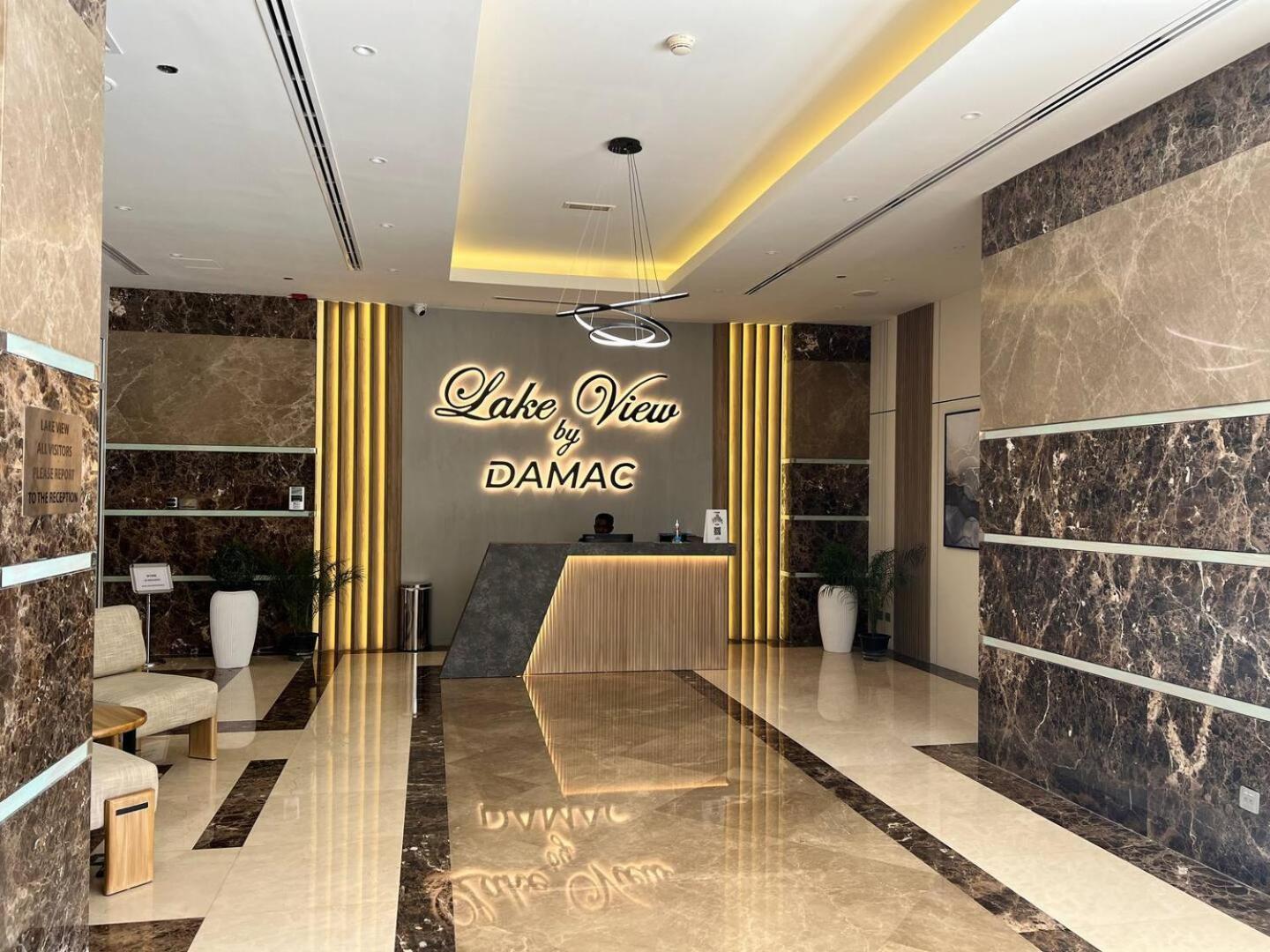 Modern & Spacious 2-Bed Condo With Panoramic Lake Views, Dual Balconies, Steps From Dubai Jlt Metro By "La Buena Vida Holiday Homes" Exteriör bild
